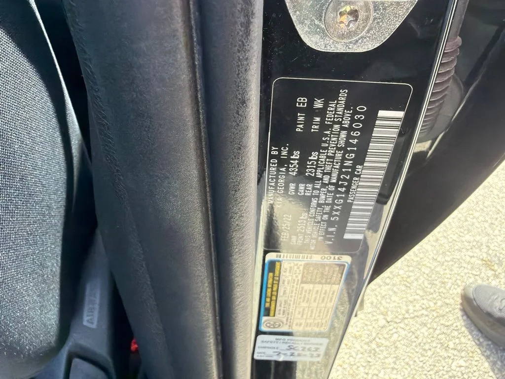 Used 2022 Ebony Black Kia LXS image 8