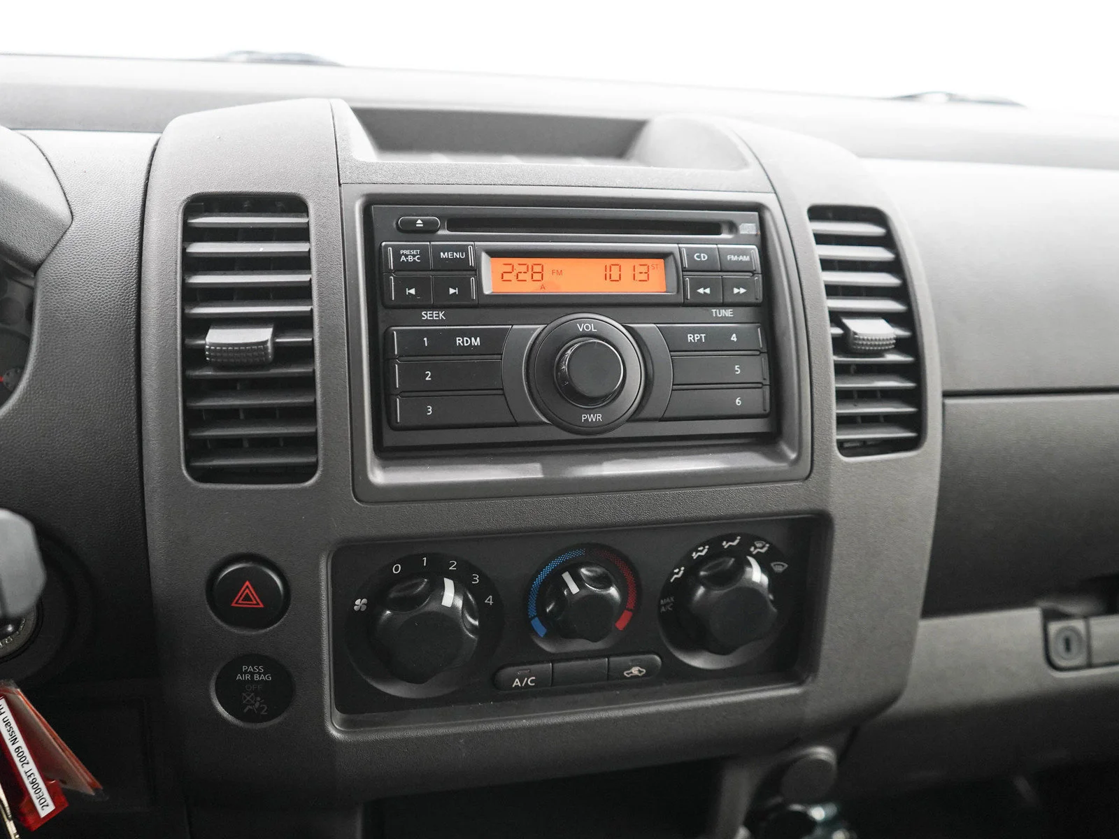 Used 2009 Silver Lightning Metallic Nissan SE image 16