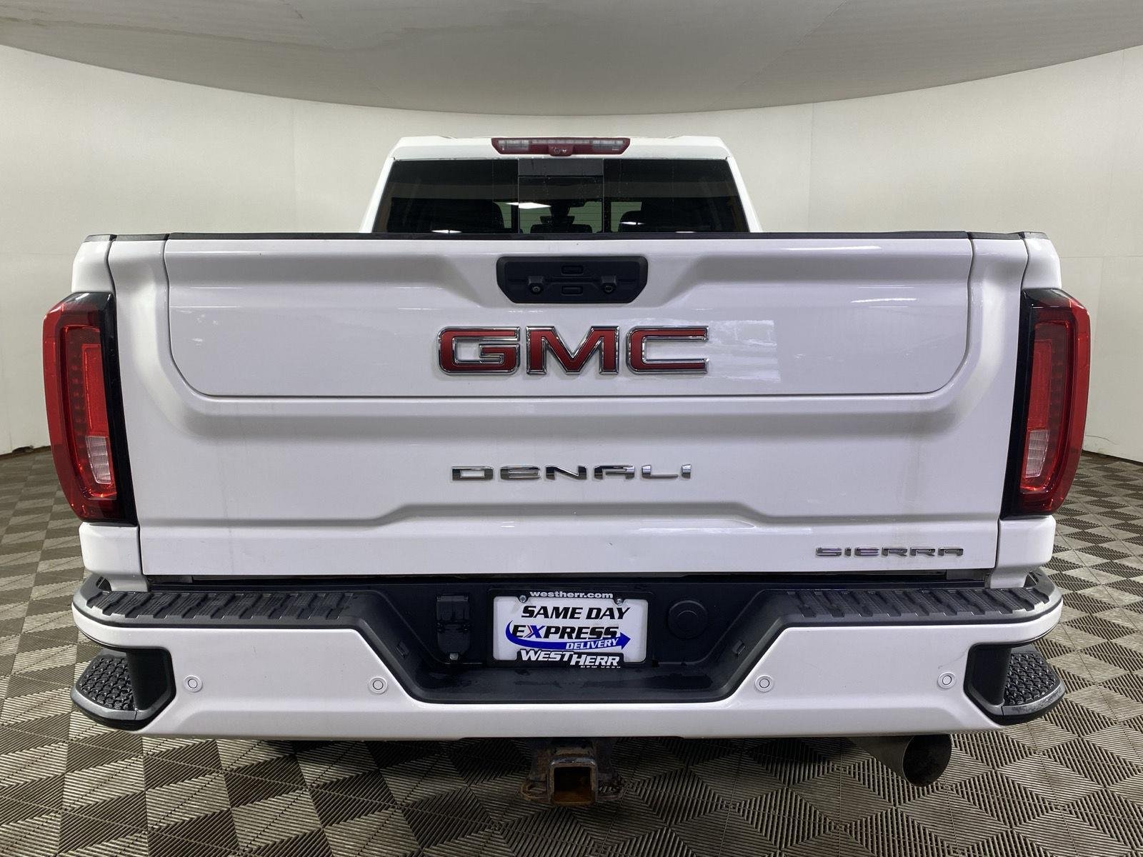 Used 2021 Summit White GMC Denali image 8
