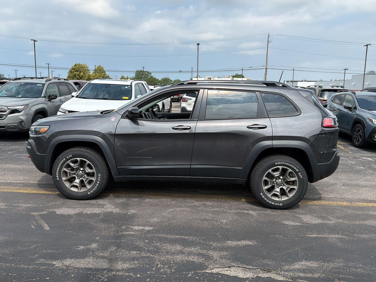 Used 2022 Granite Crystal Metallic Clearcoat Jeep Trailhawk image 10