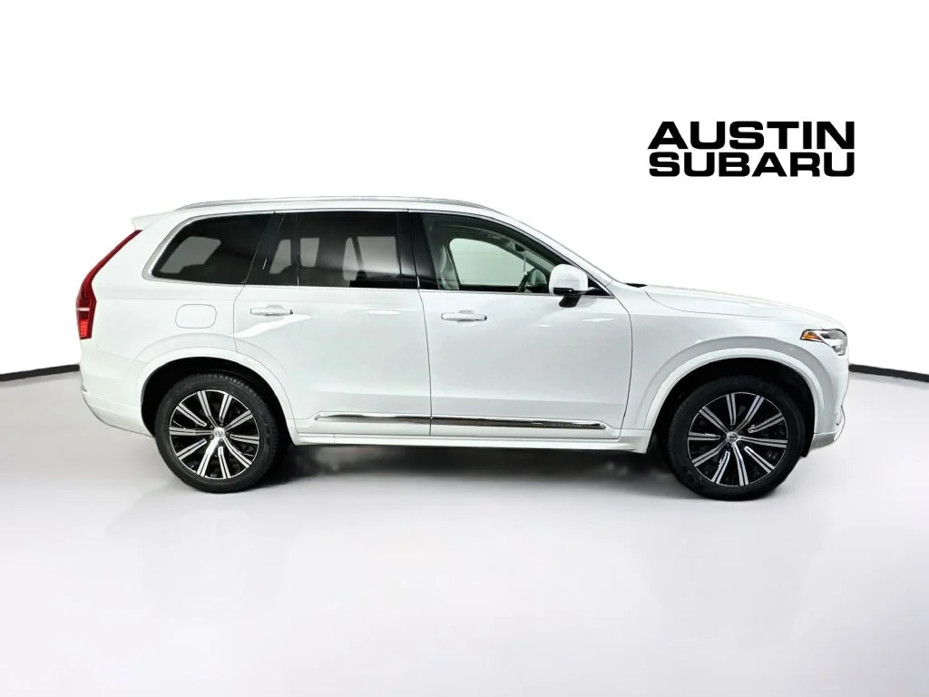Used 2022 White Volvo T8 Inscription 6 Passenger image 8