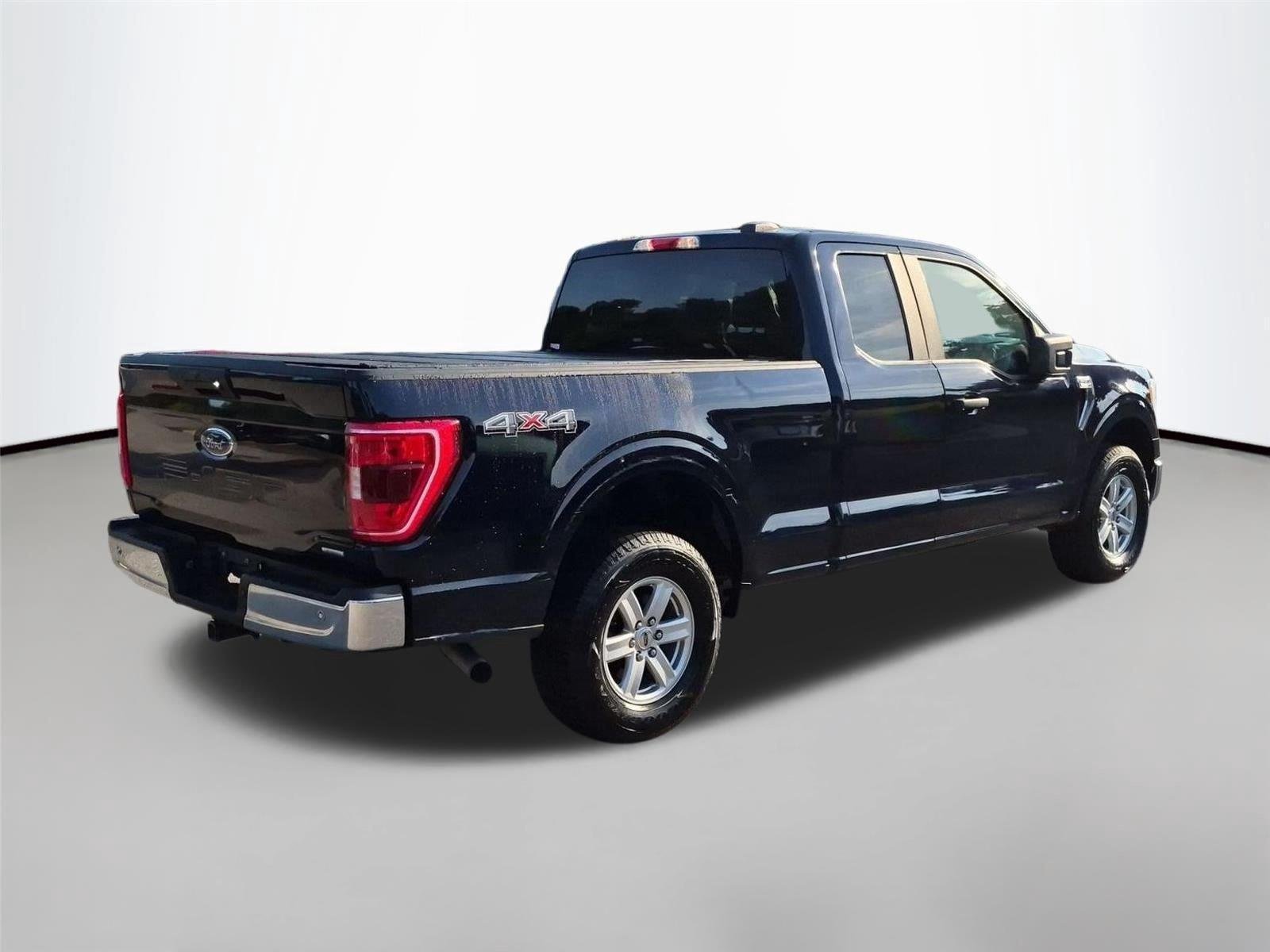 Used 2022 Antimatter Blue Metallic Ford XLT image 5