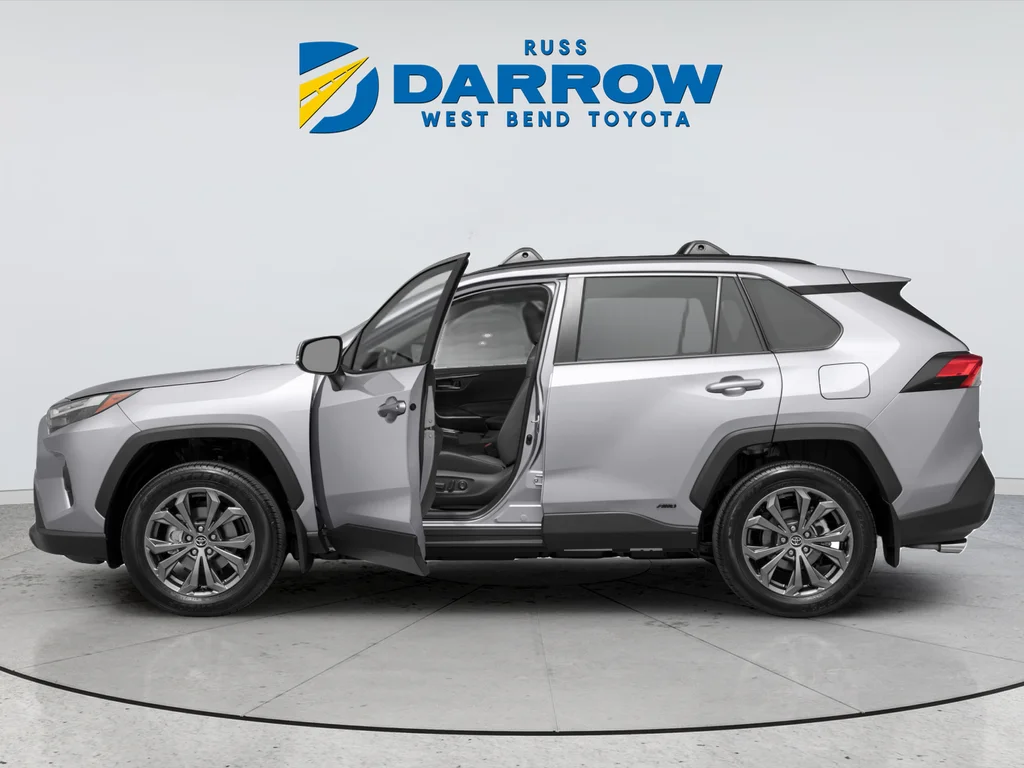 Used 2025 Silver Toyota XLE image 2