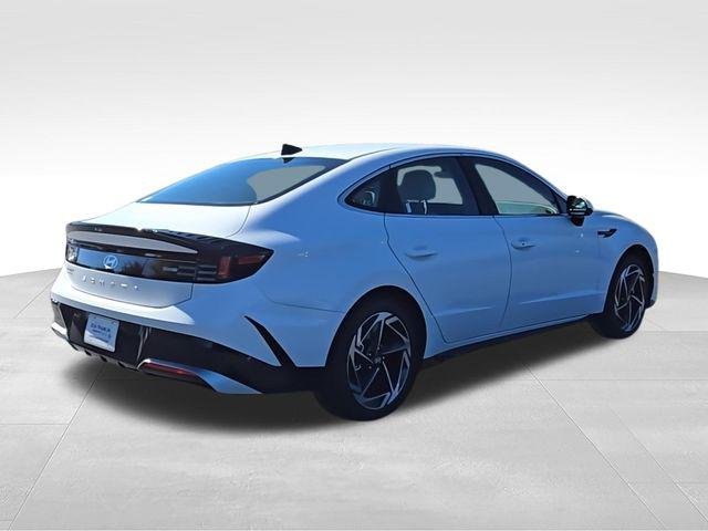 New 2026 White Hyundai SEL Sport image 8