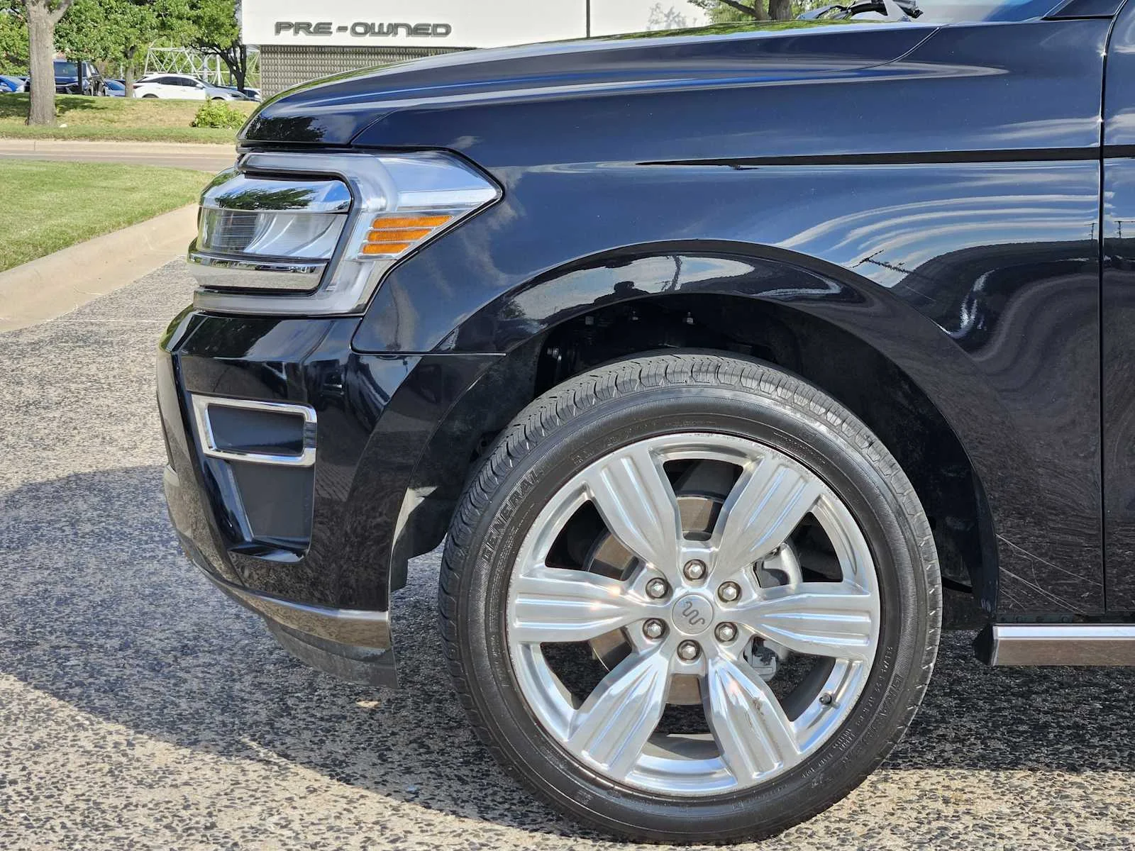 Used 2024 Agate Black Metallic Ford King Ranch image 5