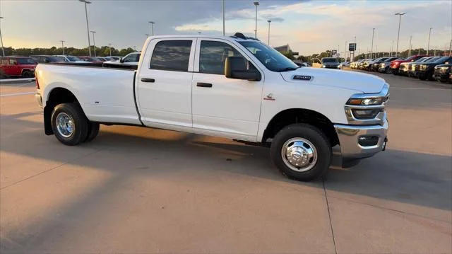 New 2026 Bright White Clear-Coat Exterior Paint RAM Tradesman image 2