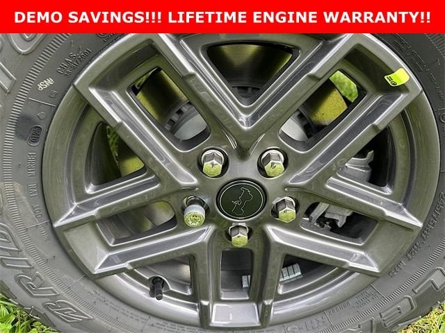 New 2026 Bright White Clear-Coat Exterior Paint Jeep Sport S image 26