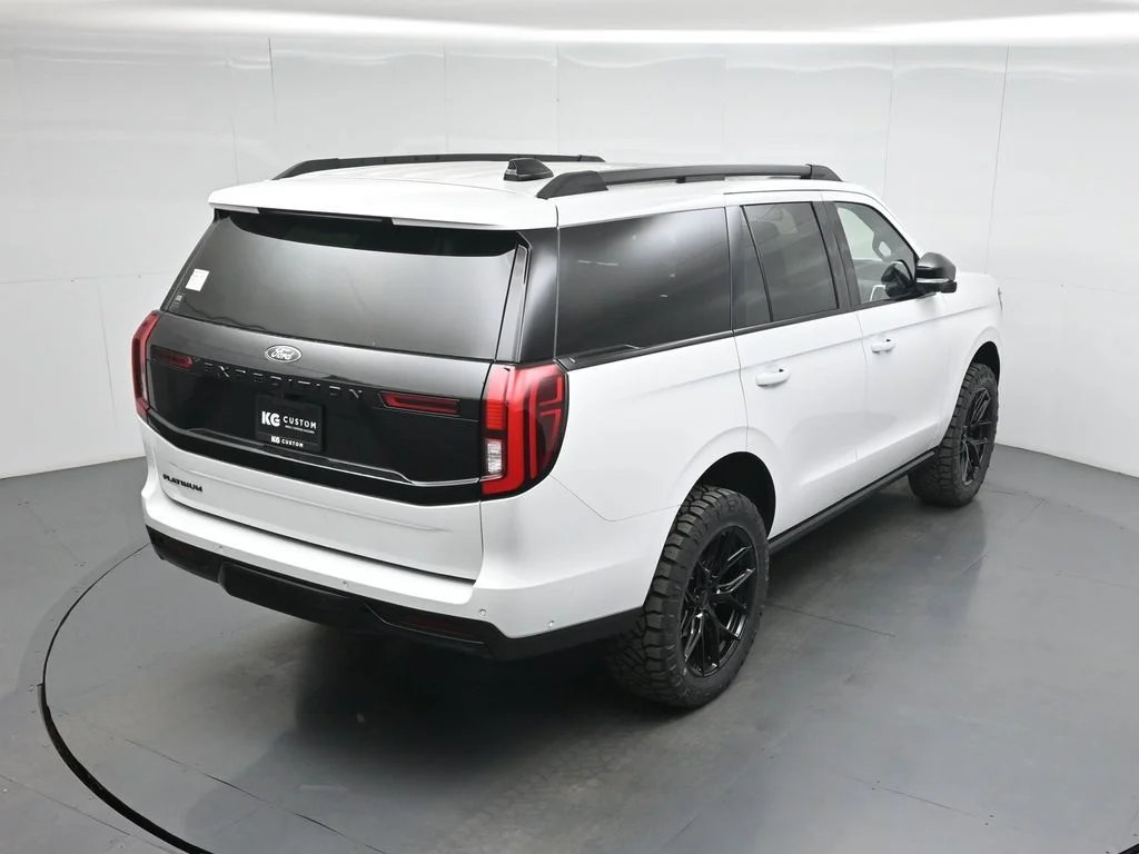 New 2025 Oxford White Ford Platinum image 39
