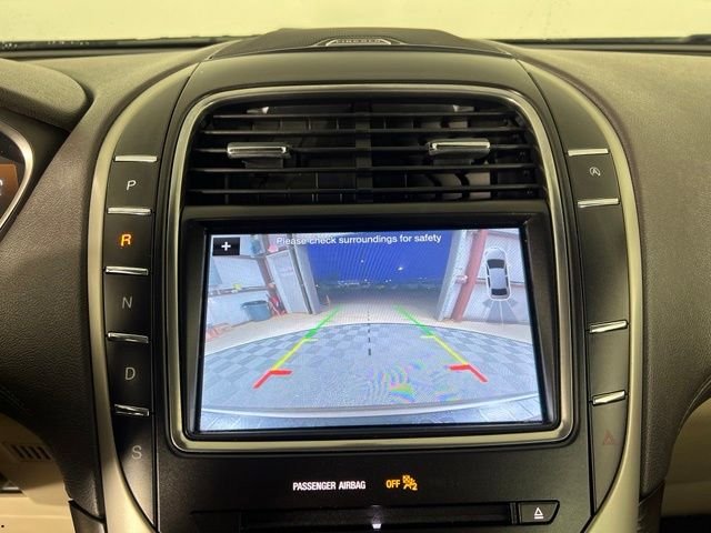 Used 2019 Brown Lincoln Select image 28