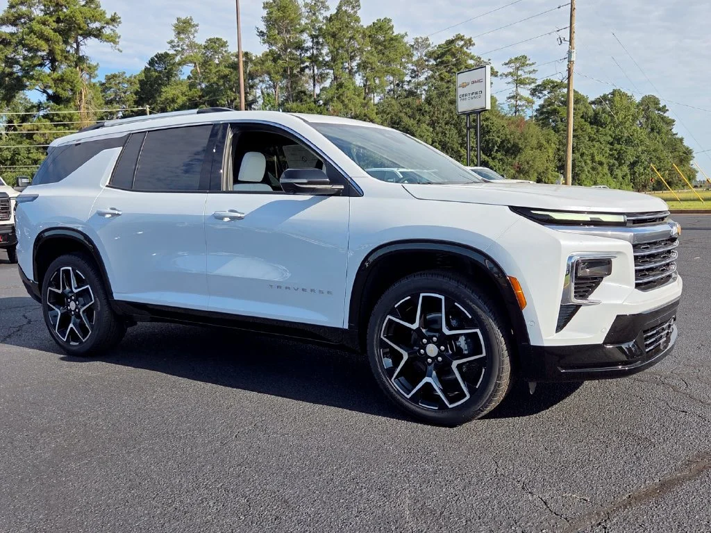 New 2026 Polar White Tricoat Chevrolet High Country image 25