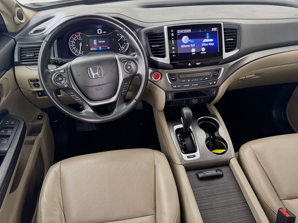 Used 2019 White Diamond Honda RTL-T image 29