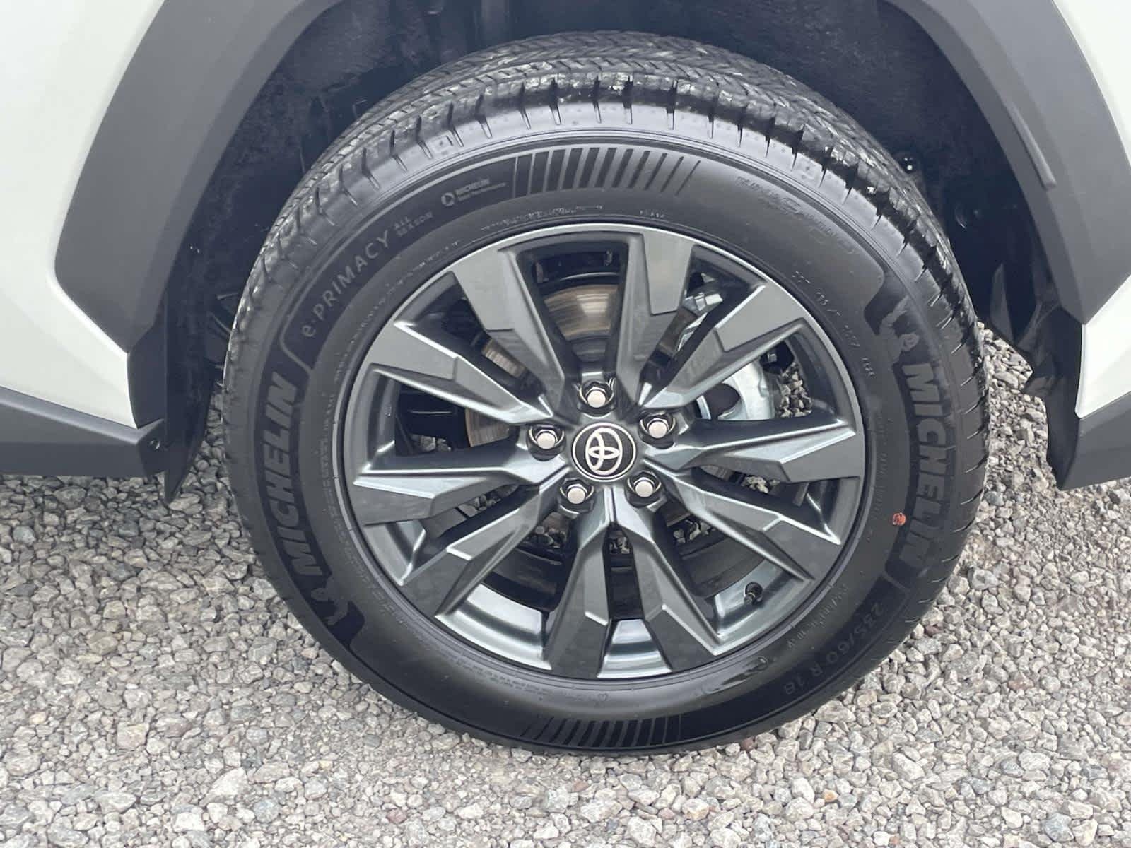 Used 2026 Wind Chill Pearl Toyota XLE Premium image 22
