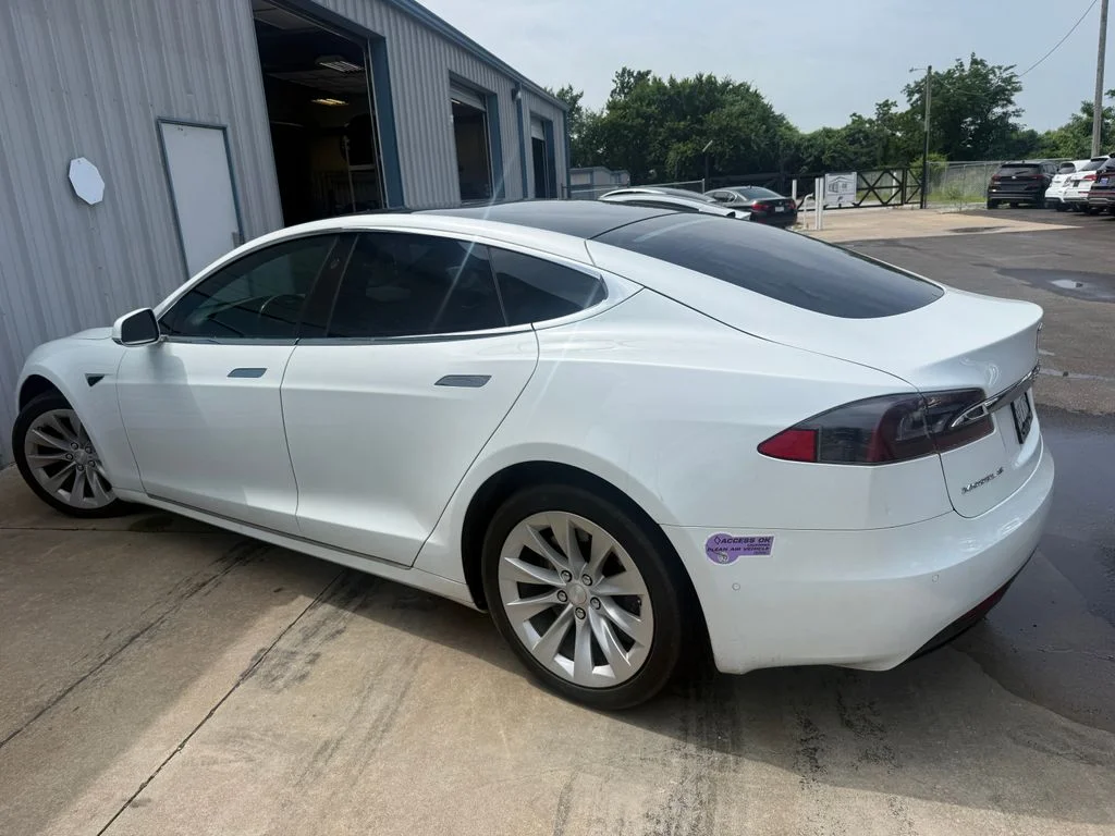 Used 2018 White Tesla 75D image 6