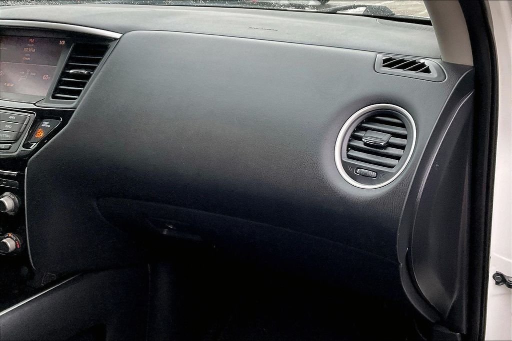Used 2018 Glacier White Nissan SV image 23
