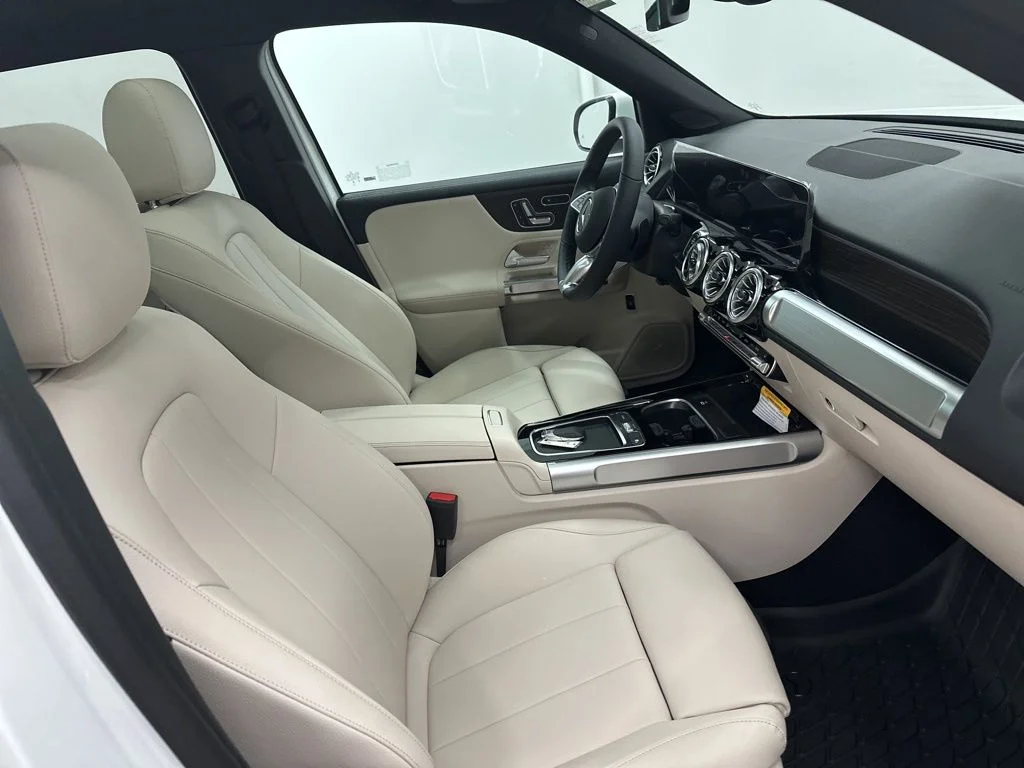 Used 2026 White Mercedes-Benz GLB 250 image 27