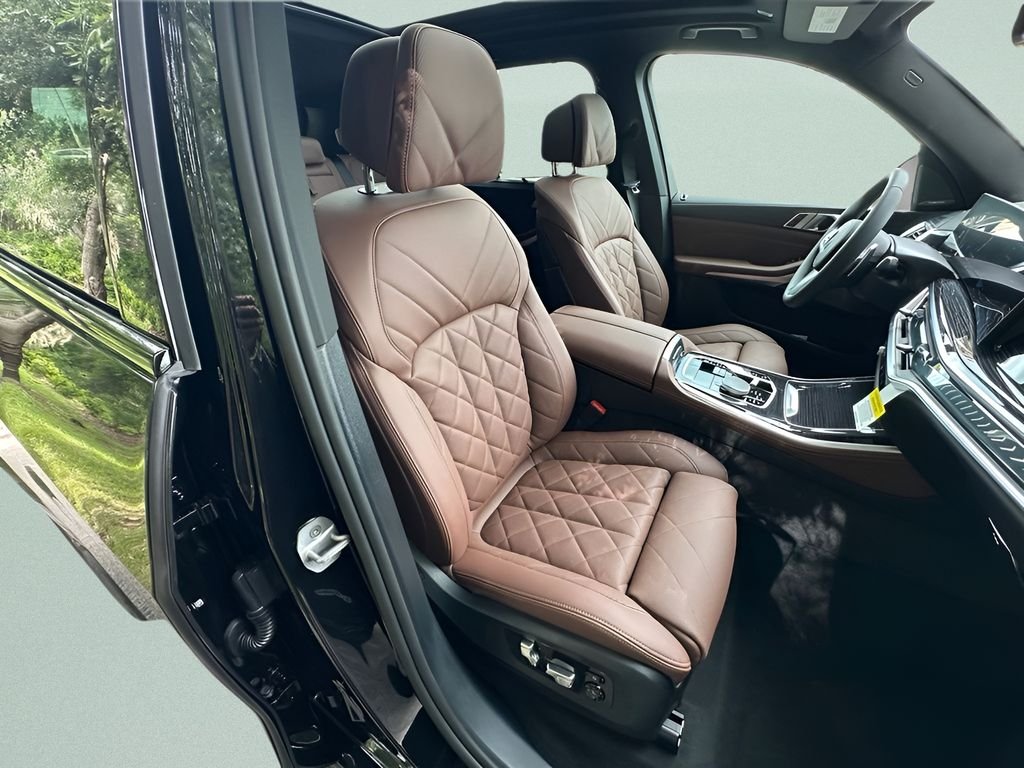New 2026 Black Sapphire Metallic BMW xDrive40i image 25