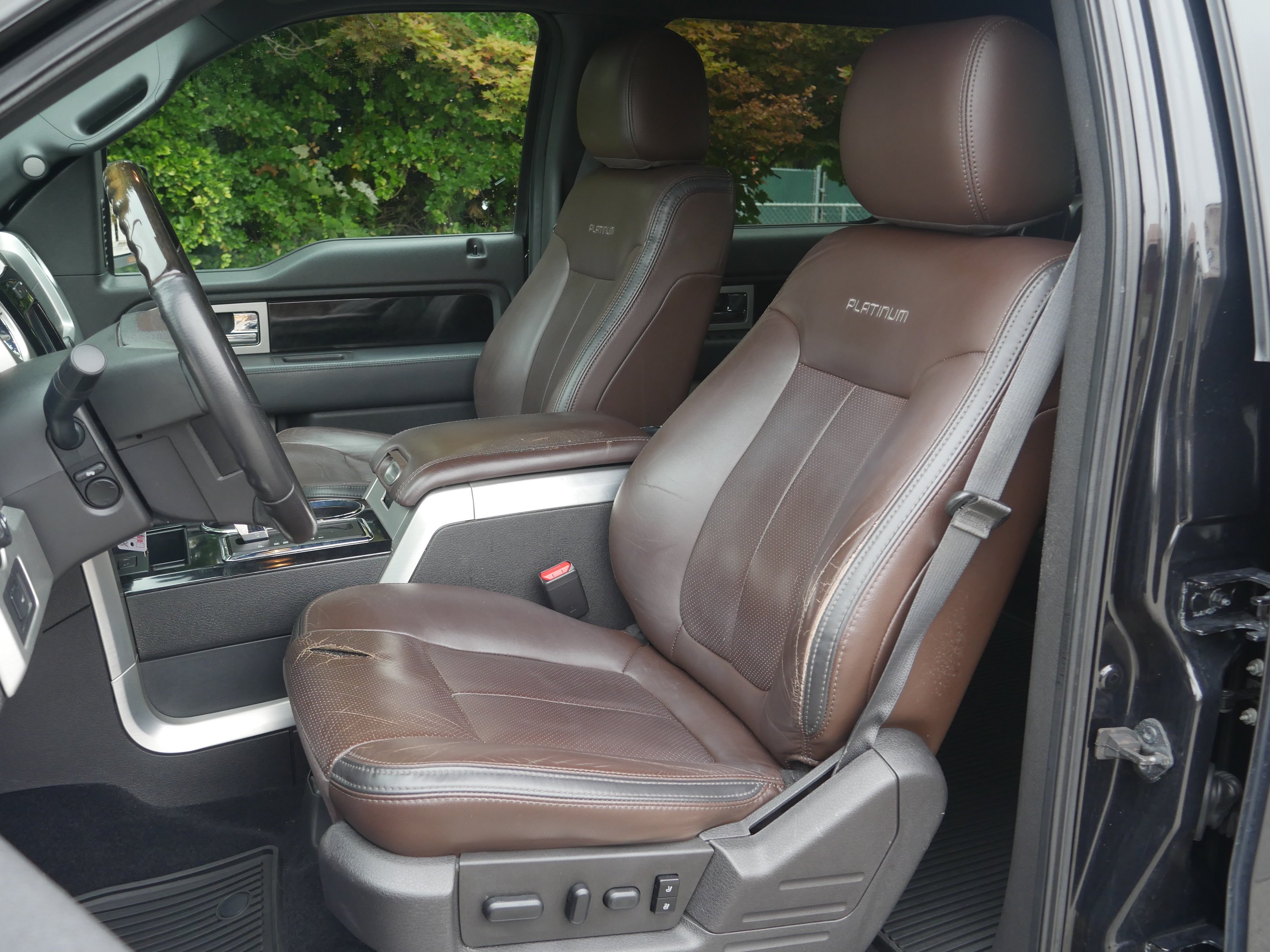 Used 2012 Tuxedo Black Metallic Ford Platinum image 35