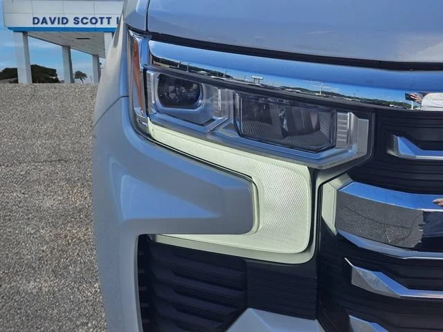 Used 2023 Iridescent Pearl Tricoat Chevrolet LTZ image 5
