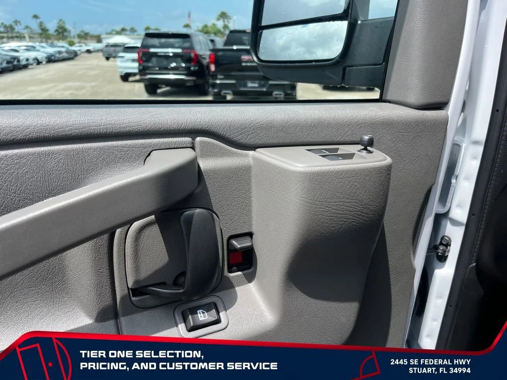 New 2026 Summit White GMC Work Van image 16