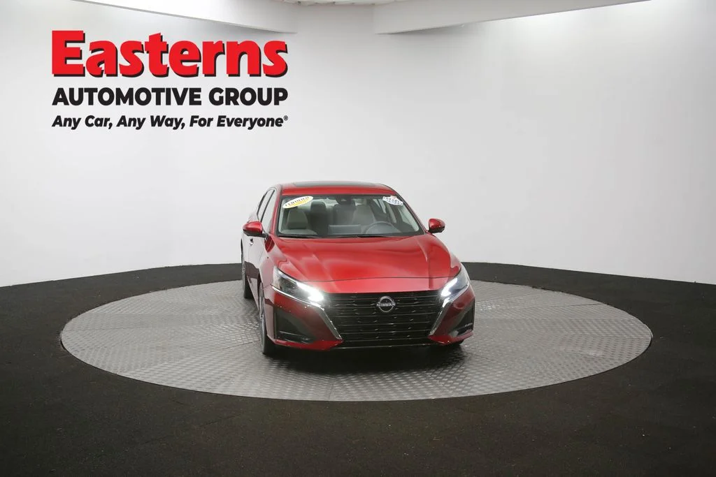 Used 2023 Red Nissan 2.5 SL image 51