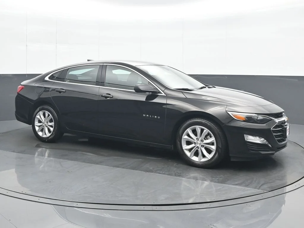 Used 2025 Black Chevrolet LT image 8