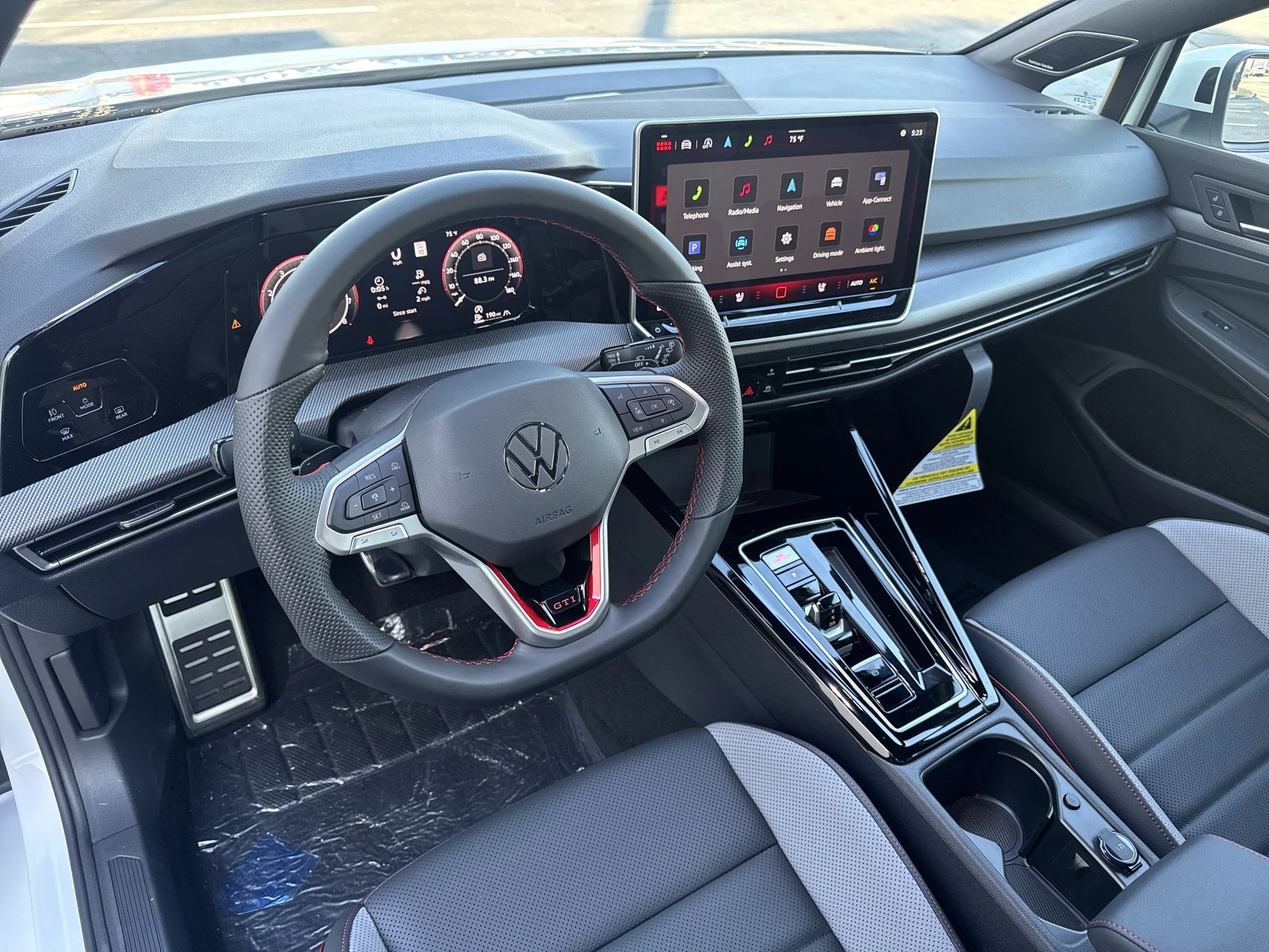 New 2026 Opal White Pearl Volkswagen SE image 15