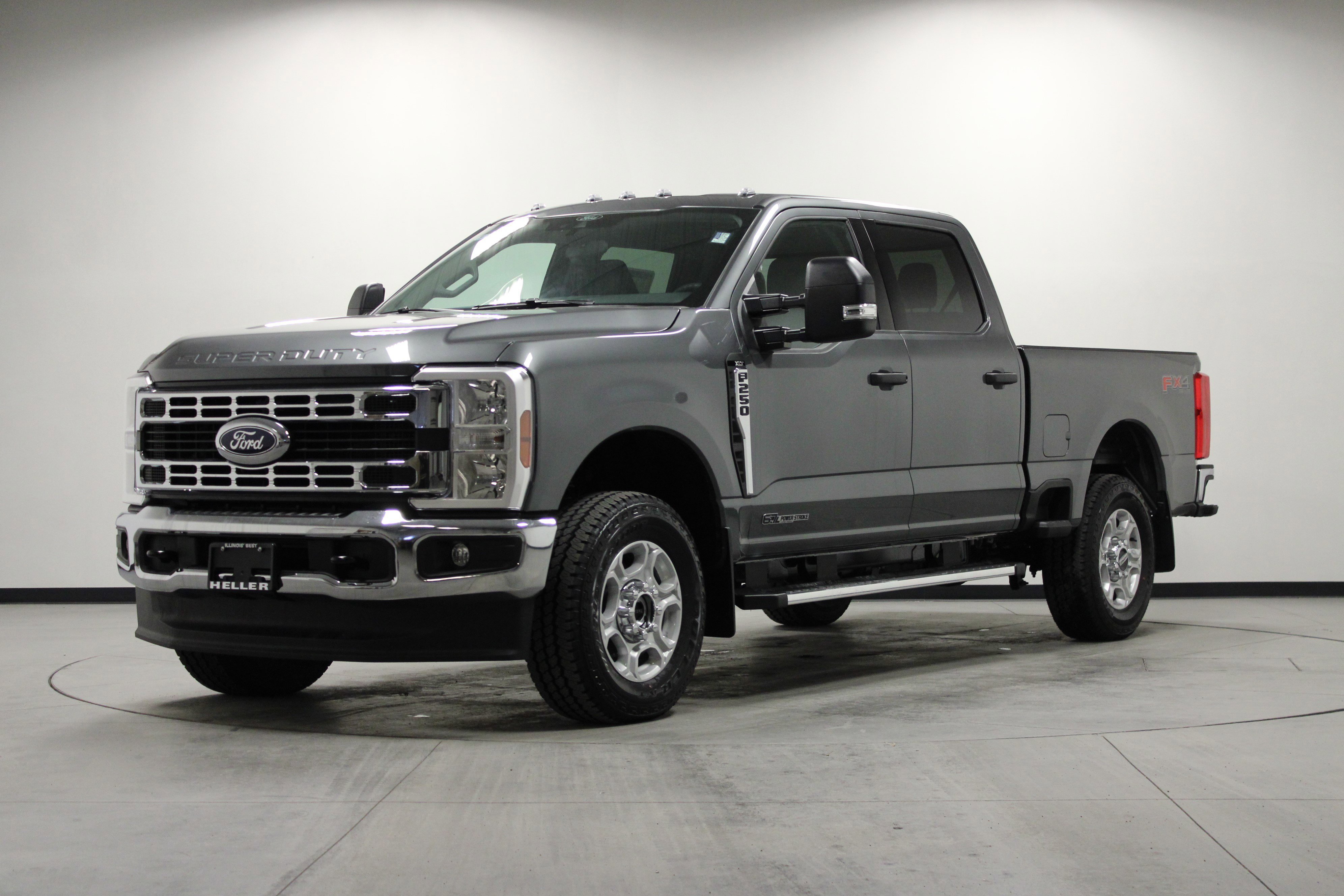 New 2026 Carbonized Gray Metallic Ford XLT image 8