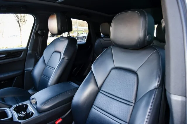 2023 Porsche Cayenne Base - Photo 13
