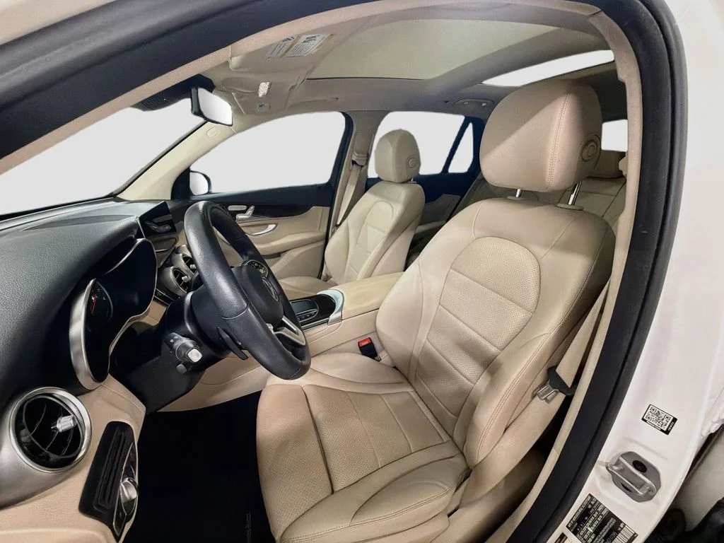 Certified Used 2022 Polar White Mercedes-Benz GLC 300 image 5