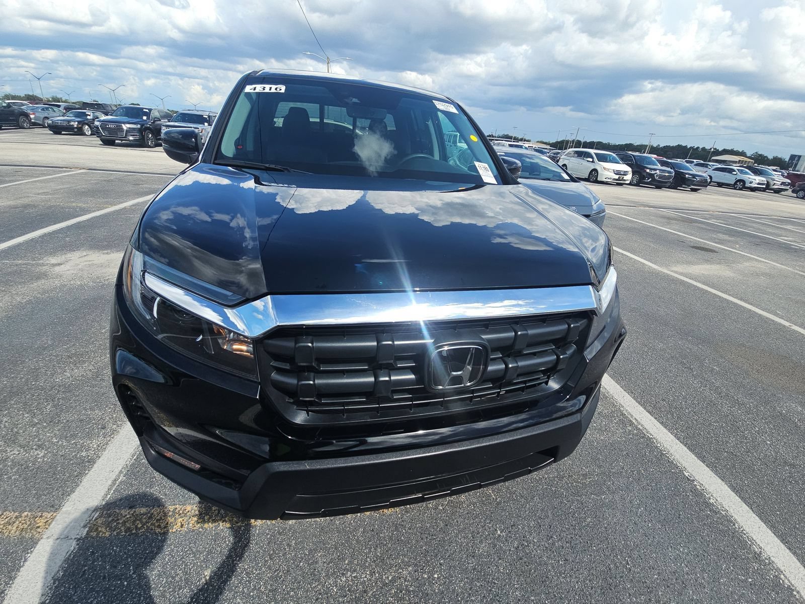 Certified Used 2025 Crystal Black Pearl Honda RTL image 2