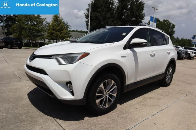 Used 2016 Super White Toyota XLE image 6