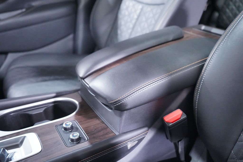 Used 2022 Almond Pearl Nissan Platinum image 22