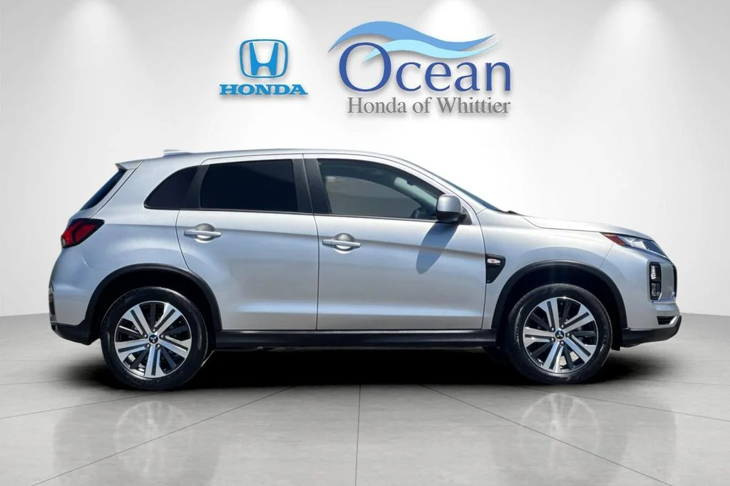 Used 2025 Alloy Silver Metallic Mitsubishi 2.0 ES image 3