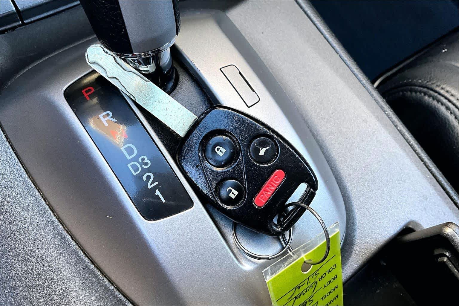 Used 2012 Alabaster Silver Metallic Honda SE image 13
