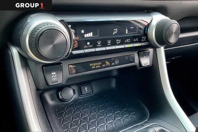 2022 Toyota RAV4 LE - Photo 34