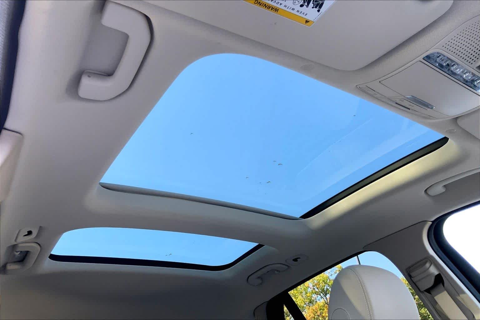 Used 2022 Lunar Blue Metallic Mercedes-Benz GLC 300 image 14