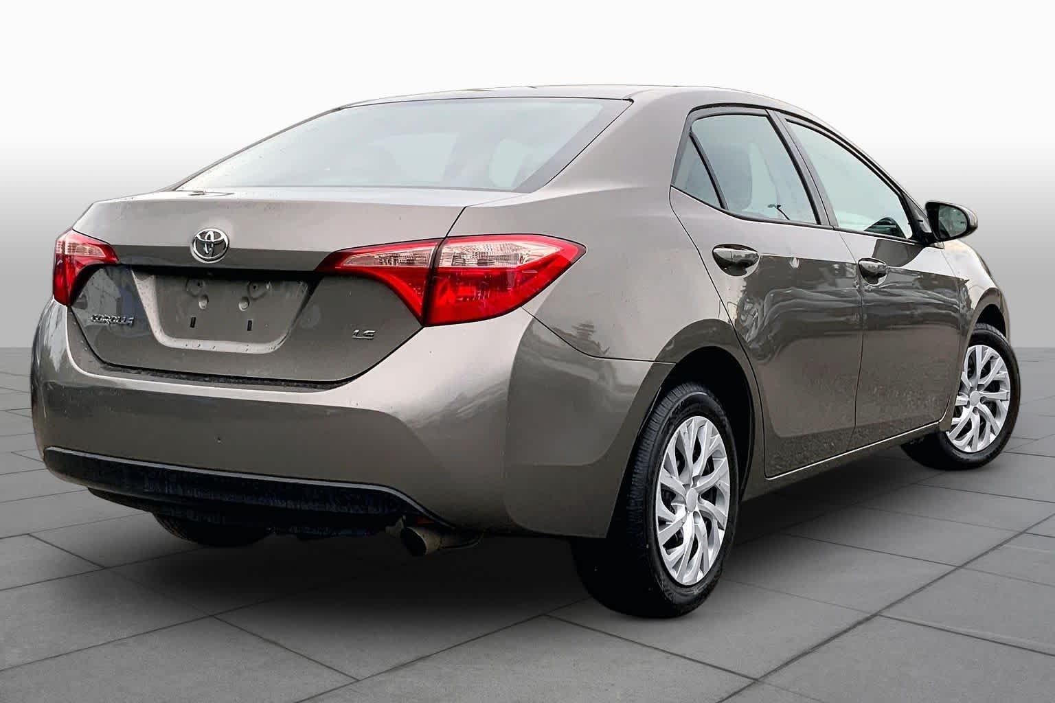 Used 2018 Falcon Gray Metallic Toyota LE image 13