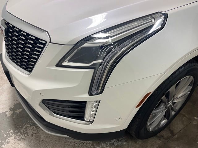 Used 2022 Crystal White Tricoat Cadillac Premium Luxury image 13
