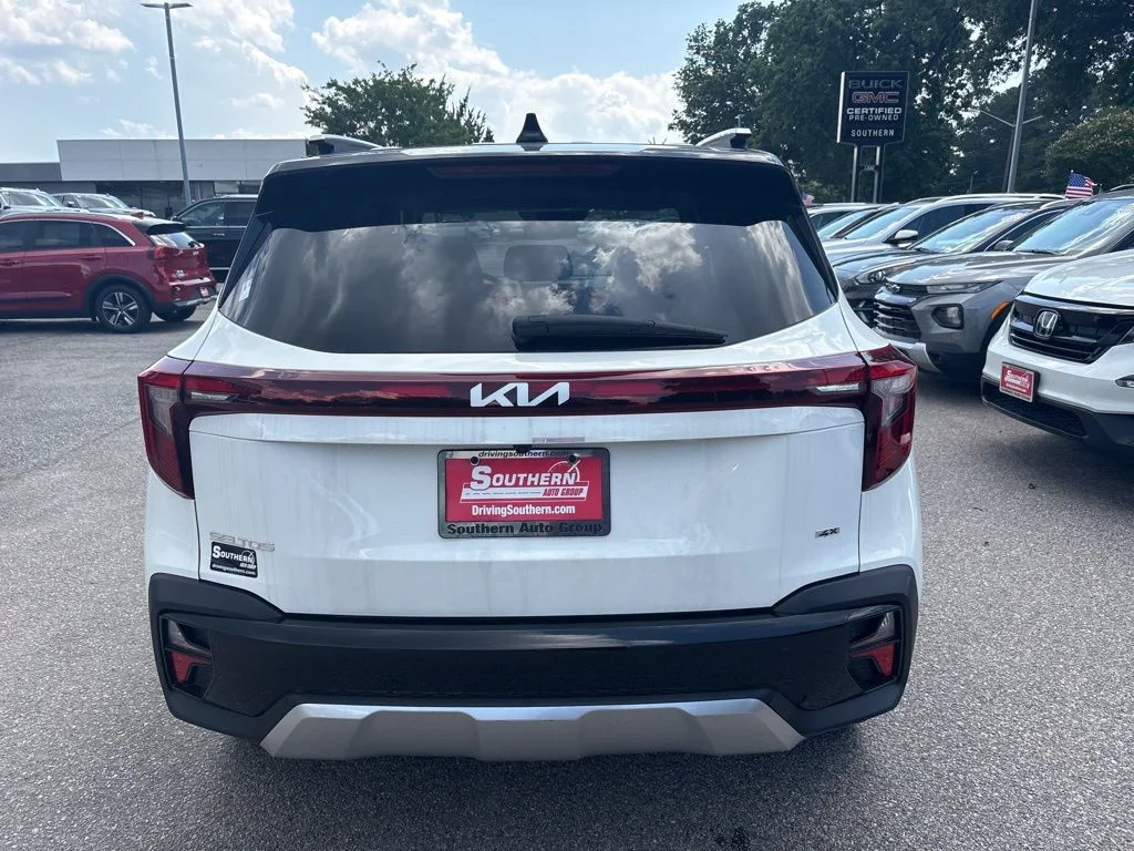 Used 2024 White Kia SX image 13