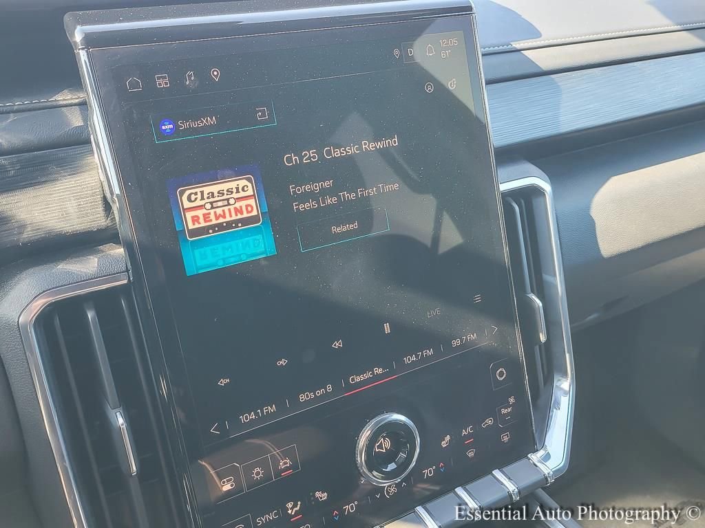 2025 GMC ACADIA - Image 13