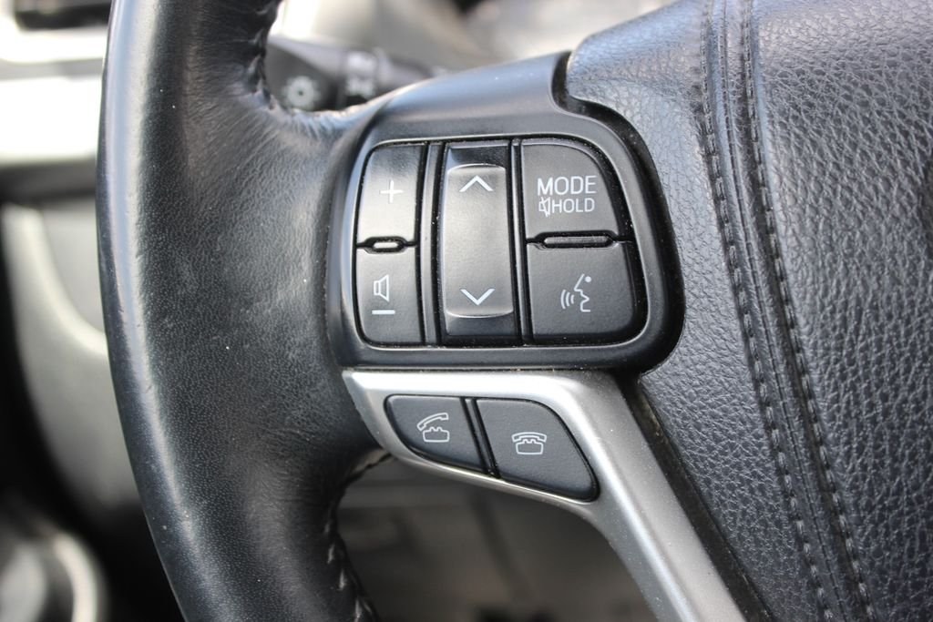 Used 2014 Gray Toyota Limited image 30
