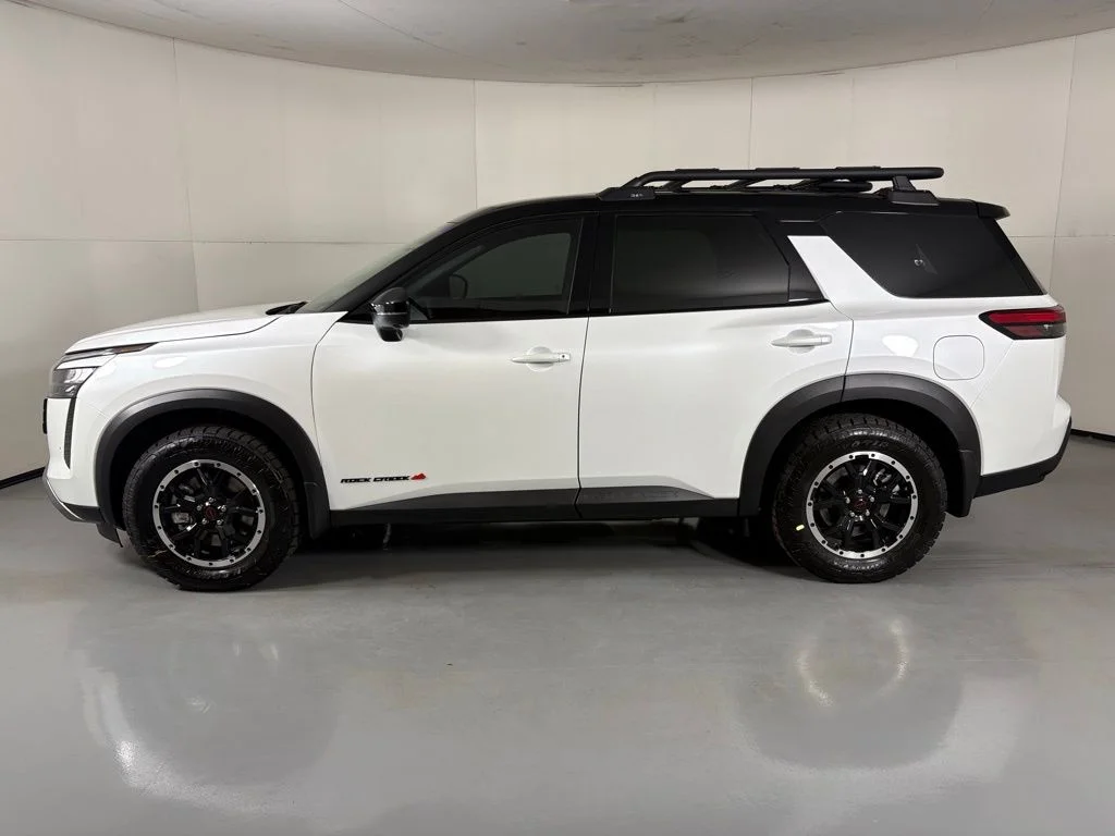 New 2026 Everest White Pearl TriCoat / Super Black Two-tone Nissan Rock Creek® image 5