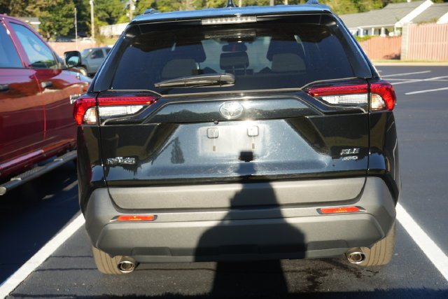 Used 2024  Toyota XLE image 18