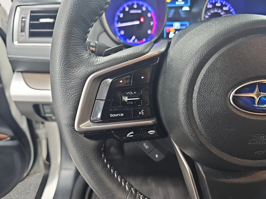 Used 2019 White Subaru 2.5i image 19