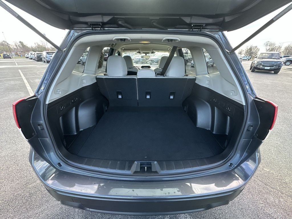 Used 2023 Gray Subaru Base image 22