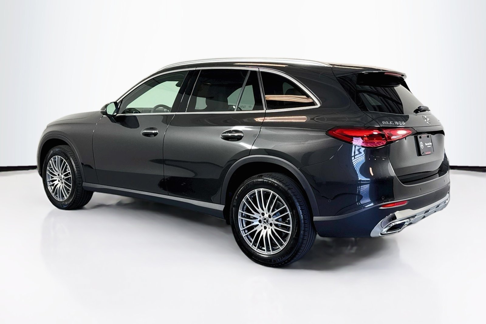 New 2026 Graphite Grey Metallic Mercedes-Benz GLC 300 image 7