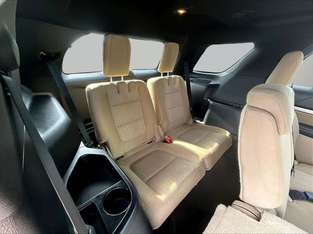 Used 2016 Red Ford Base image 28