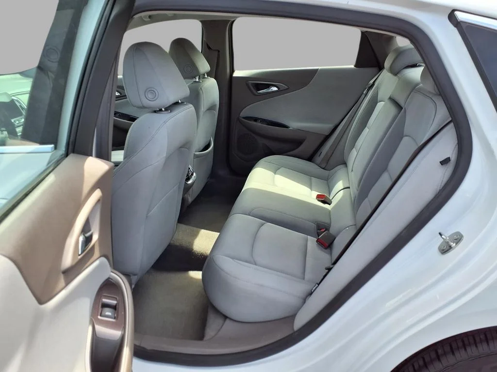 Used 2024 White Chevrolet LT image 25