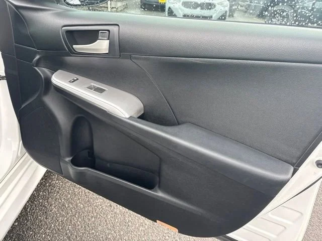 Used 2012 Super White Toyota L image 8