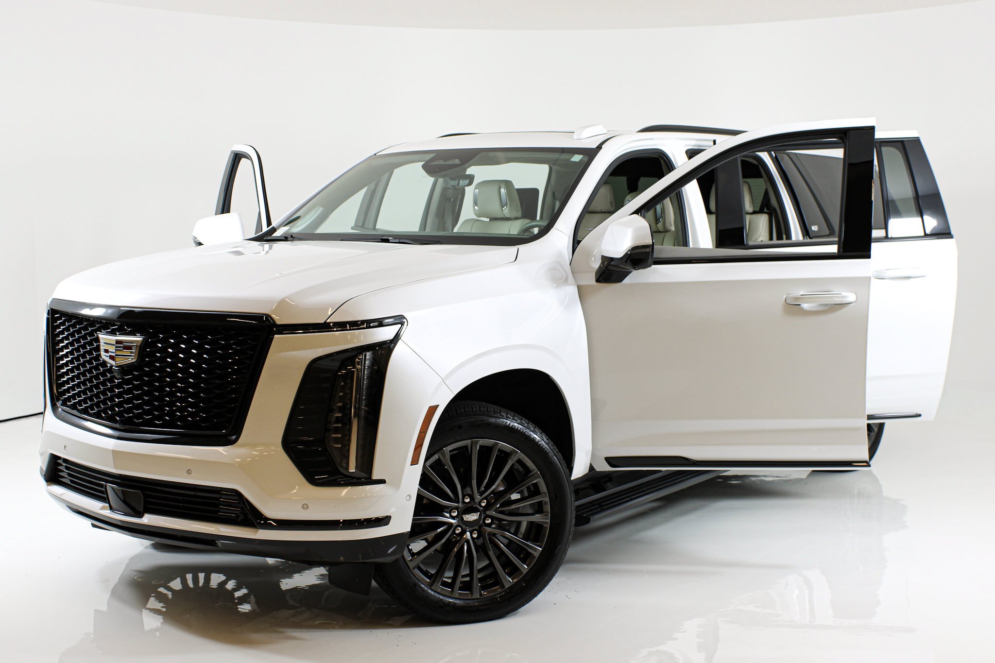 Used 2025 Crystal White Tricoat Cadillac Sport Platinum image 60